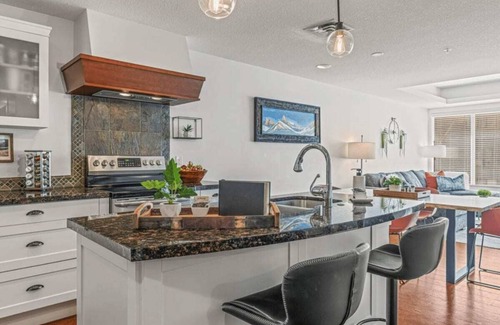 Canmore Condo | Vista Peak Hydeaway at Solara Resort