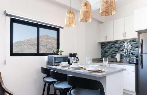Centro Apartment | Vista Pedregal-Modern Vacation Apartment Walk to Marina & Beaches