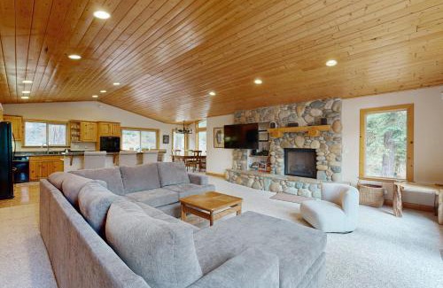 Tahoe Vista House | Vista Pines Retreat