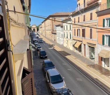 Jesi Apartment | vista sul corso