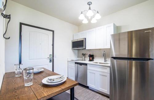 Sierra Vista Apartment | Vistas 316- Renovated Sierra Vista in style sleeps 5