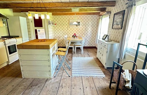 Hofors Cabin | Visthuset, historical cottage at Långnäs Manor
