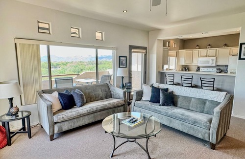 Rancho Vistoso Apartment | Vistoso Sunset Vistas- Gorgeous Condo with 2 Ensuites!