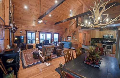 Morganton Cabin | Viva LaVista - Luxury 3br/3ba- Great Mountain Views -Hot Tub- Pool Table- New Listing