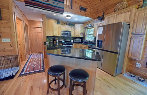 Morganton Cabin | Viva LaVista - Luxury 3br/3ba- Great Mountain Views -Hot Tub- Pool Table- New Listing