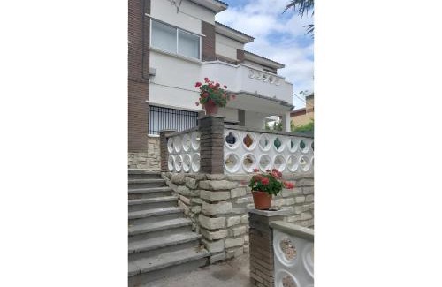 Castejon de Valdejasa Ski Chalet | Vivienda Rural Casa del Medico