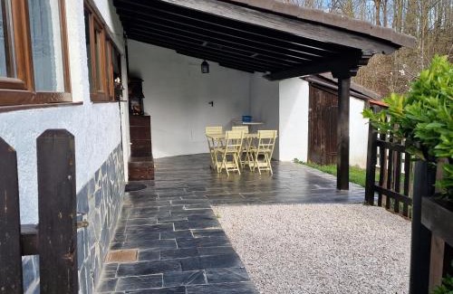Santianes de Ola Apartment | vivienda vacacional con jardín y barbacoa