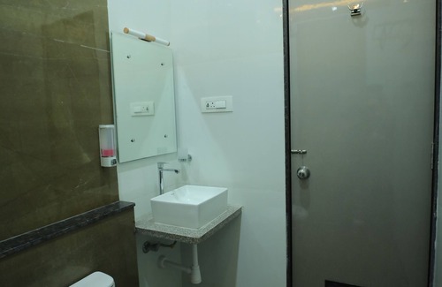 Kalaburagi Hotel | VL Patil Stays & Banquets