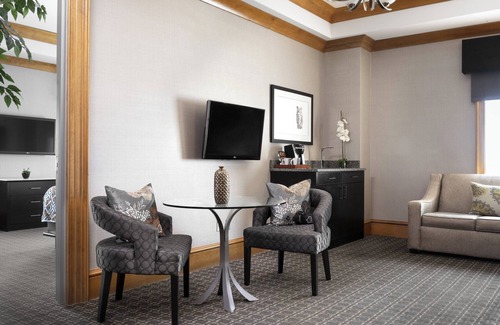 Columbia Hotel | voco, The Tiger Hotel, Columbia, MO by IHG