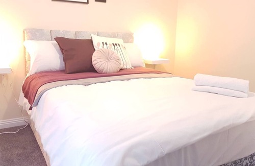 Netley House | Vokes House, Sleeps 7