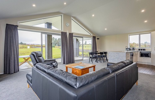 Horopito House | Volcanic Views - Horopito Holiday Home