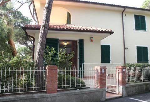 Marina di Castagneto Carducci Apartment | Volturnus a soli 150m dal mare con WI FI