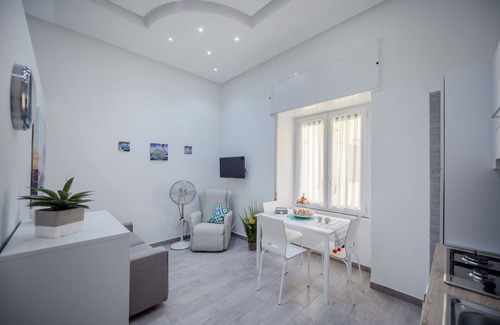 Vomero Apartment | Vomero, close to Metro 1, bars restaurants and shopping ☀️JOLI MIRANDA Apartment
