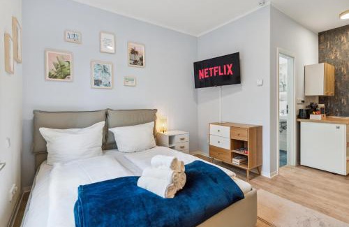 Eichwalde Apartment | Vorstadtoase - 2 Personen - Eichwalde, Nähe BER - Queensize-Bett, Netflix, Parken