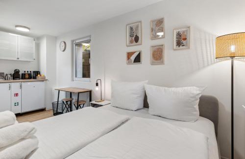 Eichwalde Apartment | Vorstadtoase - Apartment für 2 Personen mit Smart TV, Parken, eigenen Bad, Netflix - Nähe BER
