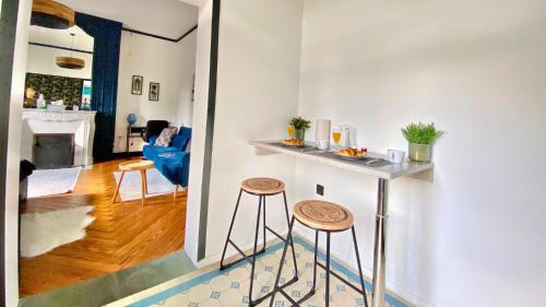 Centre Ville Rive Gauche Apartment | VOYAGE AU CALME à 10 Minutes du centre avec PARKING INCLUS et FIBRE, IDÉAL SOLO et PRO