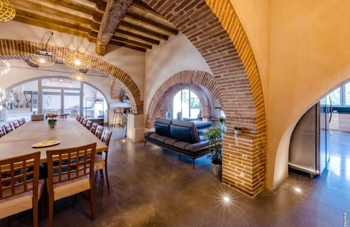 Gaillac House | Voyagez Dans Cette Immense et Magnifique Bâtisse "Ma vie là ! au Bord de L'eau"