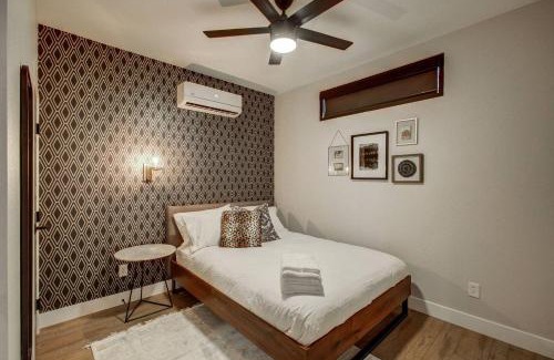 Berkeley Apartment | VRAIN 2 Bedroom 1 Bath with Full Kitchen