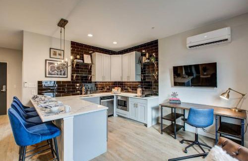 Berkeley Apartment | VRAIN 2 Bedroom 1 Bath with Full Kitchen