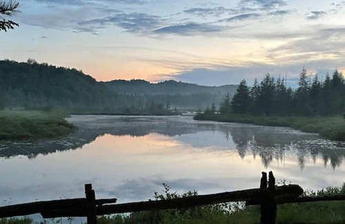 Chertsey Cabin | Vrbo Property