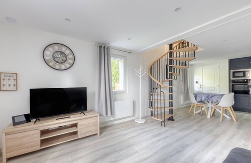 Mauperthuis House | Vrbo Property