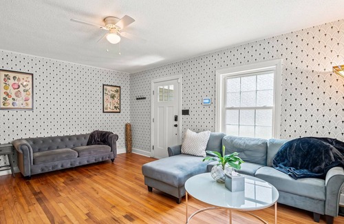 Old Irving Park House | Vrbo Property