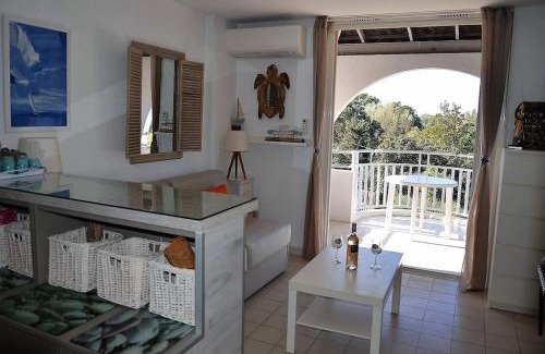 Cavaliere Apartment | VUE MER- BEAU STUDIO - TERRASSE ABRITEE - Wi-Fi - CLIMATISATION - PARKING GRATUIT-Classé 3 étoiles