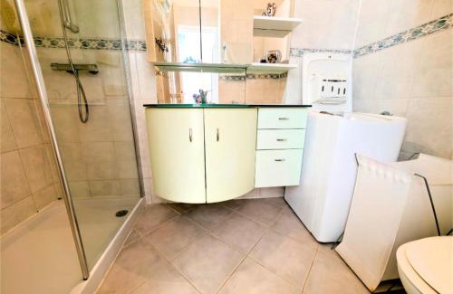 Tiuccia Apartment | Vue mer pieds dans l'eau grand appart privé T1 bis avec cuisine équipée et salle d'eau Opportunité sur la plage