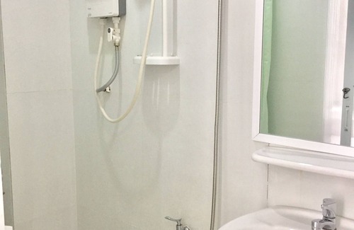 Downtown Ho Chi Minh City Hotel | Vy Khanh Guesthouse