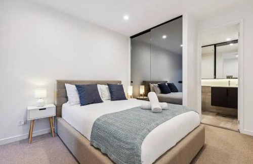 North Melbourne Apartment | Vyra at Arden Park - Minutes to Dining Shops and CBD