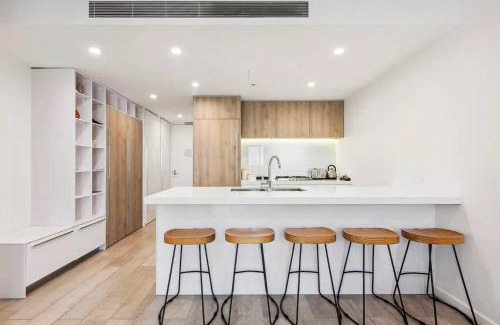 North Melbourne Apartment | Vyra at Arden Park - Minutes to Dining Shops and CBD