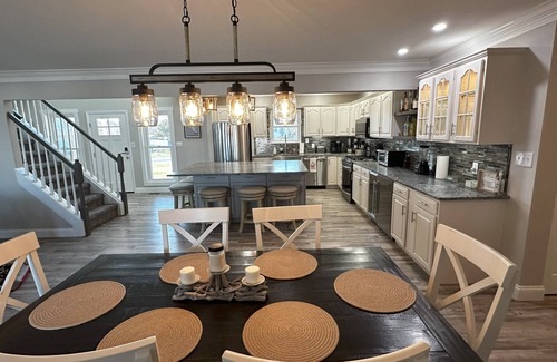 Keen-Wik On the Bay House | W. Fenwick Beach Retreat-Saltwater Pool and Canal Front! Minutes to Fenwick & OC