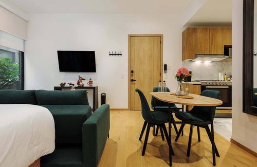 Colonia Roma Apartment | w* | In demand Loft w/CozyTerrace in Roma Norte