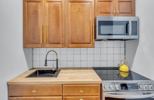 North Philadelphia West Apartment | W Oxford St Charm 1 BR Apartment Central Philly