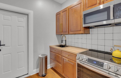 North Philadelphia West Apartment | W Oxford St Charm 1 BR Apartment Central Philly