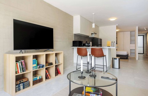 Zona Rosa Apartment | w* | Refined Loft near Angel De Independencia