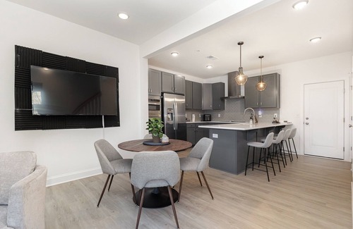 Wake Forest House | WaFo | Downtown | Walkable | Townhome