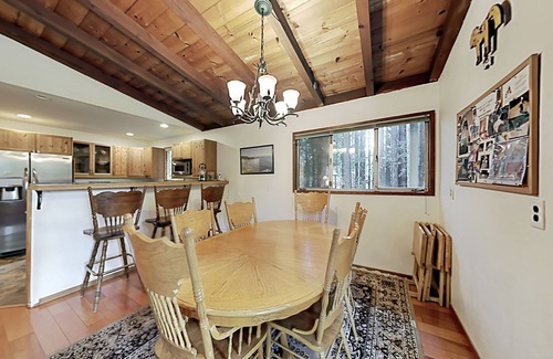 Cazadero House | Wagging Woods | 3 Gated Acres | Private Hot Tub | Dog-Friendly
