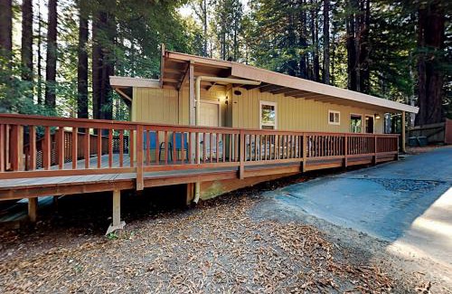 Cazadero House | Wagging Woods
