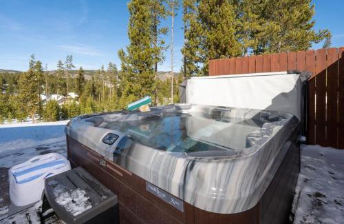 Pole Creek Meadows House | Wagon Ranch Ultimate Retreat with Hot Tub