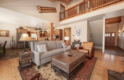 Pole Creek Meadows House | Wagon Ranch Ultimate Retreat | Hot Tub | Families