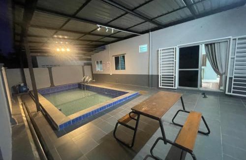 Kawasan Perindustrian Chendering House | Wahee homestay