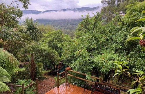 Warburton House | 'Wahroonga' home among the Gum trees in Warburton