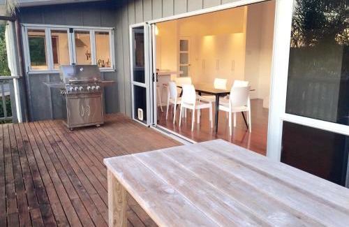 Surfdale House | Waiheke Island Oneroa