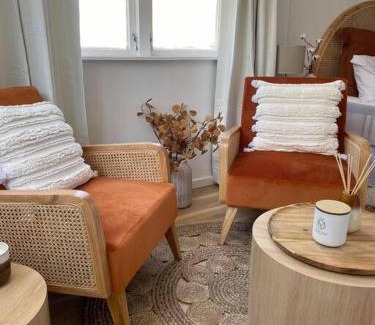 Waikanae House | Waikanae Beach Escape - with outdoor bath!