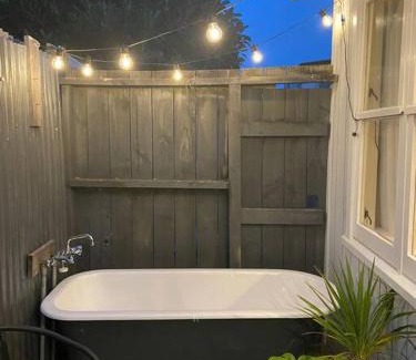Waikanae House | Waikanae Beach Escape - with outdoor bath!