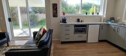 Waikanae House | Waikanae Beach Suite Retreat
