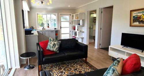 Waikanae House | Waikanae Beach Suite Retreat