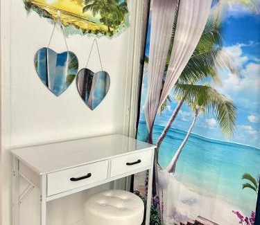 Waikiki Apartment | WAIKIKI 2 BEDROOMS, 1 BATH, FREE PARKING, SLEEP 6