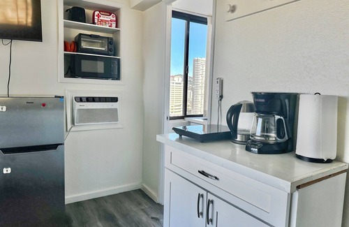 Waikiki Apartment | Waikiki 22nd Floor Studio Ocean & Mountain Views